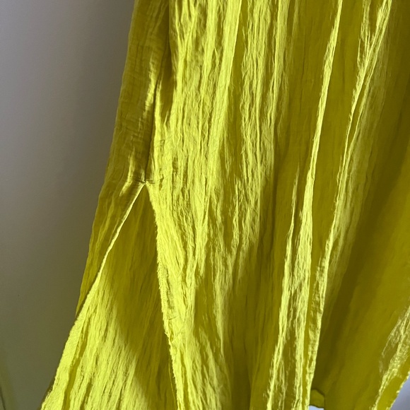 bright yellow dress with open back detail - Picture 5 of 7